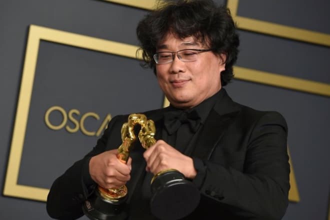 Bong Joon-Ho Making Oscars Kiss meme template